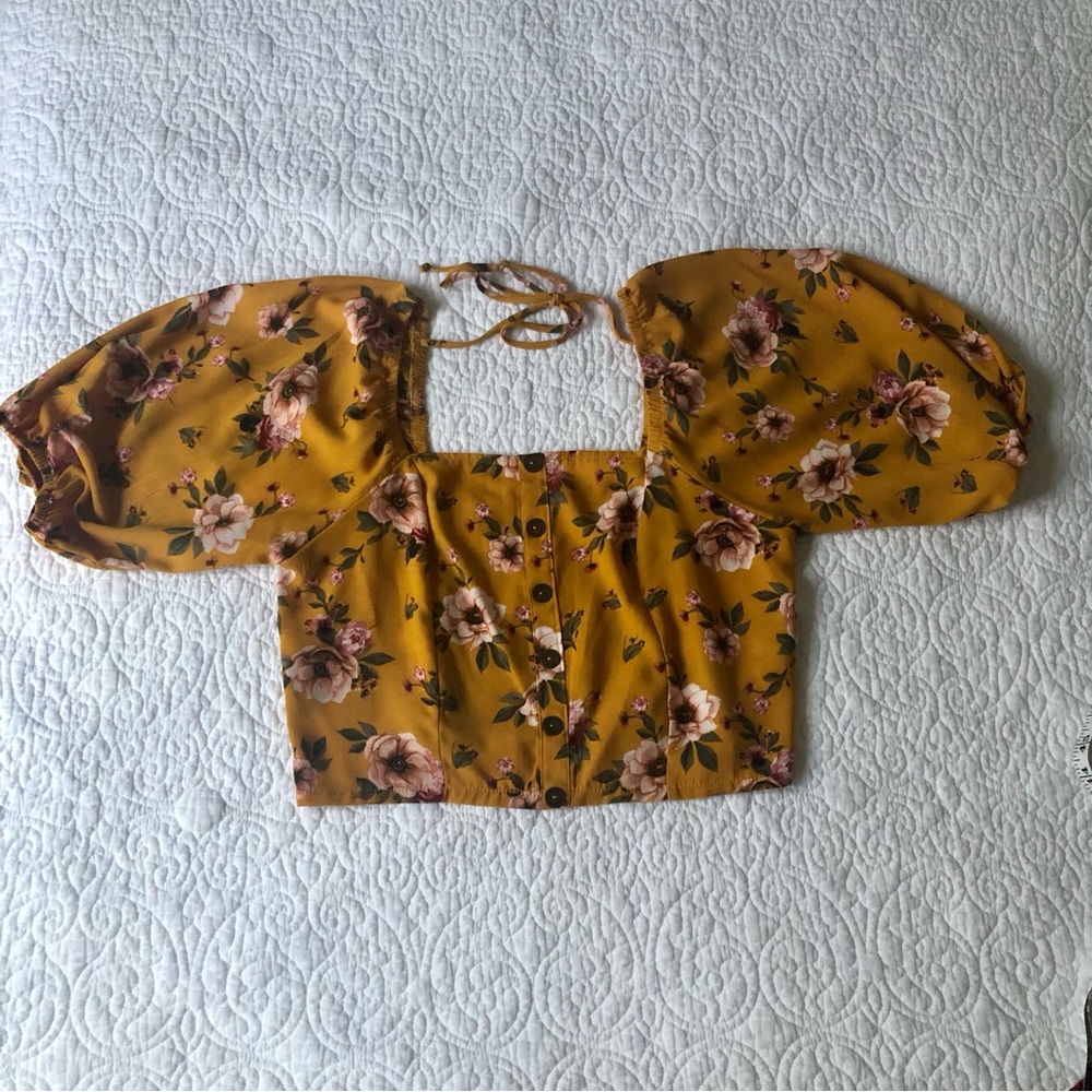 Xhilaration Floral Crop Top